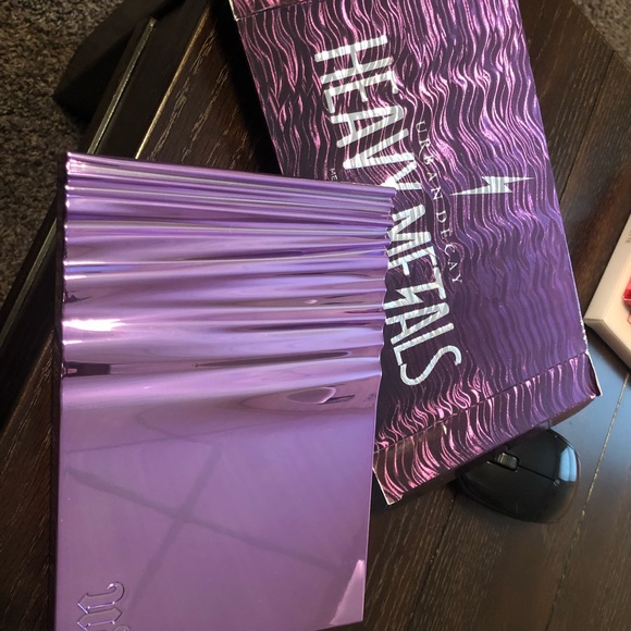 ❌❌SOLD❌❌URBAN DECAY HEAVY METALS PLATTE - Picture 3 of 7